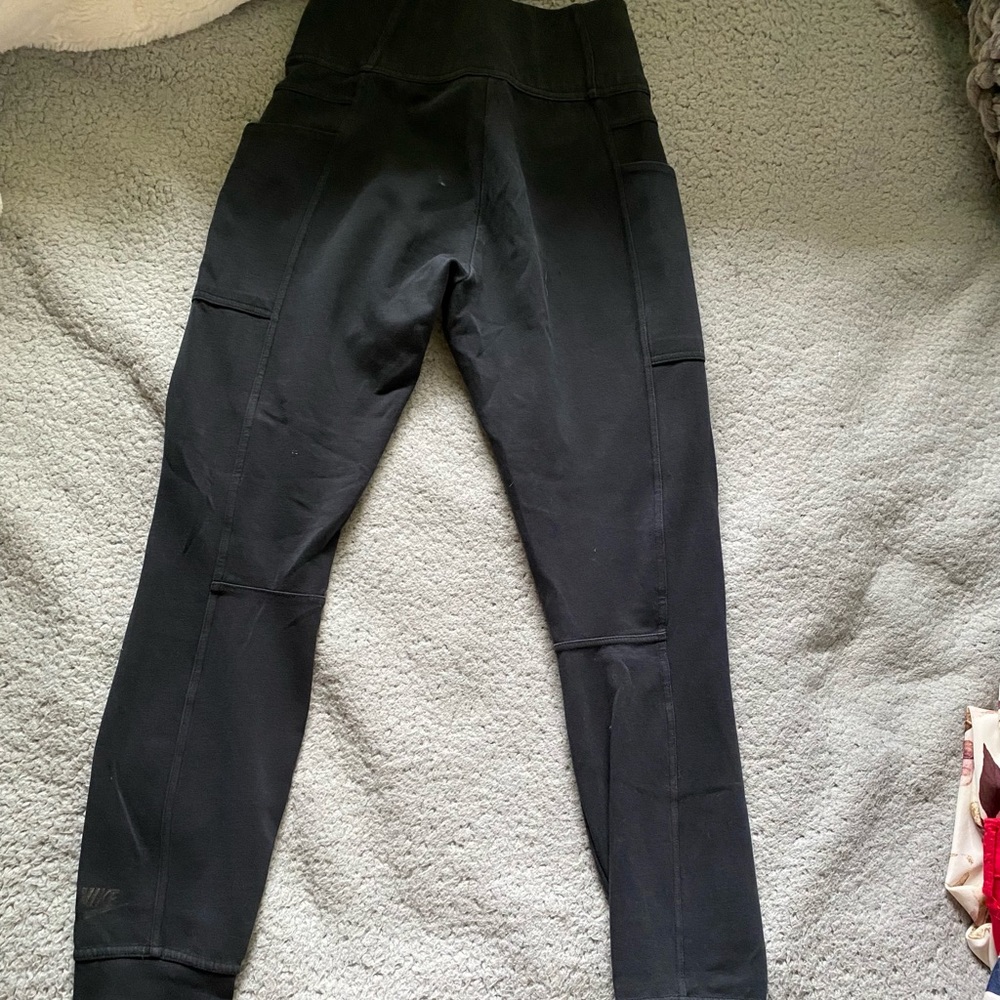 Cute NIKE joggers!